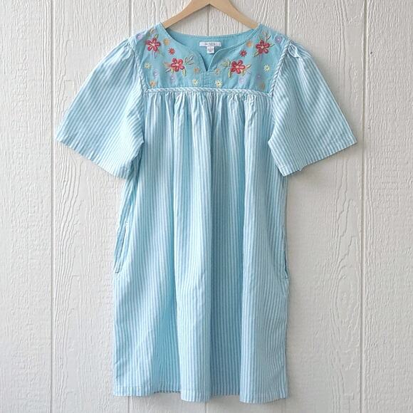 Go Softly Patio House Dress L Green Stripe Embroidered MuuMuu Lounge Cottage 90s - Picture 1 of 11